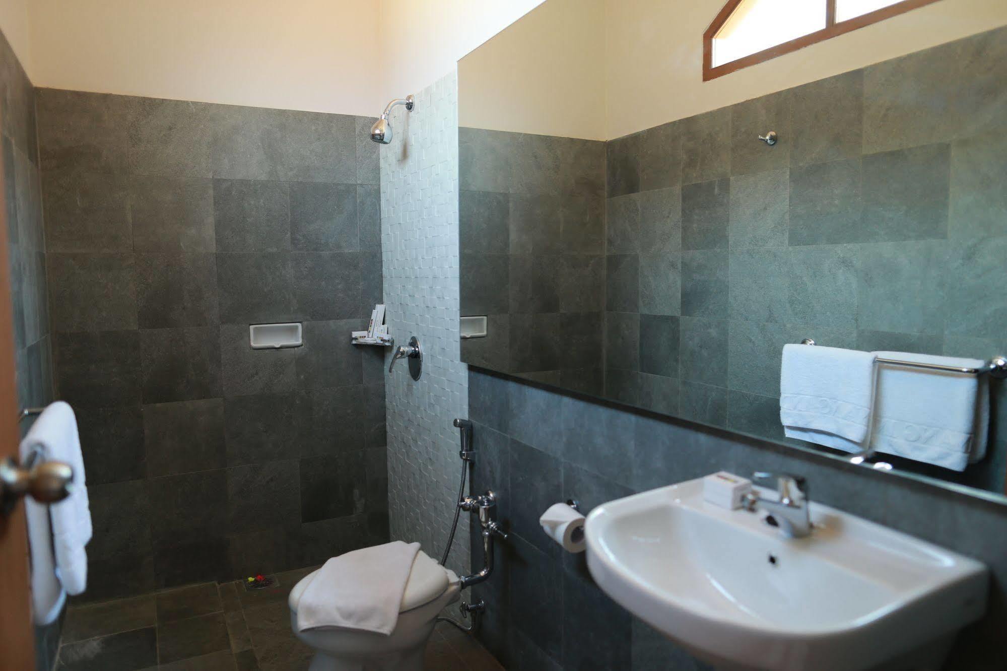 Sanghyang Indah Spa Resort Anyer Ngoại thất bức ảnh
